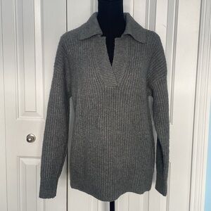 Nine West Medium Thick Knit Pale Green Grey Sweater With Collar